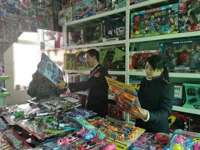 激光筆不是玩具——西湖區局開展校園周邊激光筆整治行動，規范玩具銷售